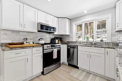 43 Woodside Ln, Arlington, MA 02474 - Photo 4