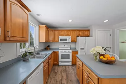 14 Richards Ave, Rutland, MA 01543 - Photo 8