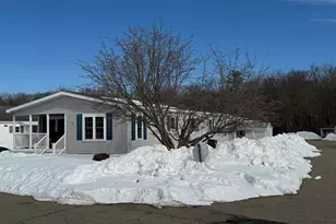 20 Woodridge Rd, Plainville, MA 02762 - Photo 1