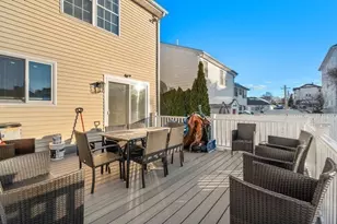 231 Lapham St, Fall River, MA 02721 - Photo 14