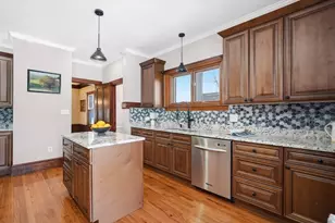 35 Spruceland Ave, Springfield, MA 01108 - Photo 14