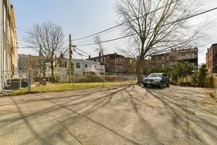 587 E 4th St, Boston, MA 02127 - Photo 18