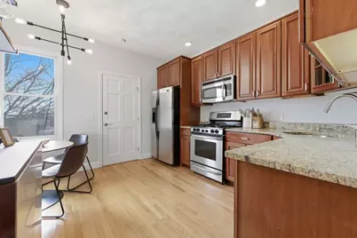 587 E 4th St #3, Boston, MA 02127 - Photo 4