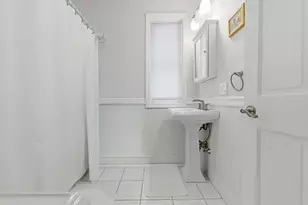 587 E 4th St, Boston, MA 02127 - Photo 16