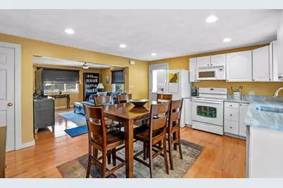 9 Cleveland Pl, Gloucester, MA 01930 - Photo 28