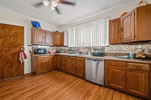 152 Glen St, Somerville, MA 02145 - Photo 2