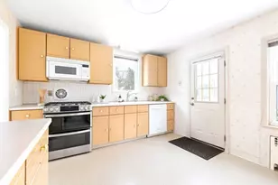 31 Birds Hill Ave, Needham, MA 02492 - Photo 8