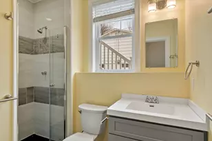 23 Leslie Rd, Worcester, MA 01605 - Photo 8