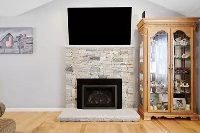 31 Tremont St, Woburn, MA 01801 - Photo 4