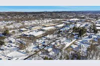 31 Tremont St, Woburn, MA 01801 - Photo 34