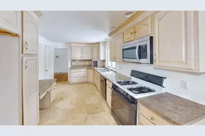 232 School St, Groveland, MA 01834 - Photo 22