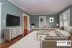 18 Eaton Ct, Wellesley, MA 02481 - Photo 4