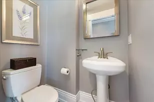 361 W Fourth St, Boston, MA 02127 - Photo 24