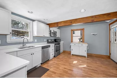 34 Stark Ave, Wakefield, MA 01880 - Photo 6