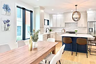 811 Heath St, Brookline, MA 02467 - Photo 4
