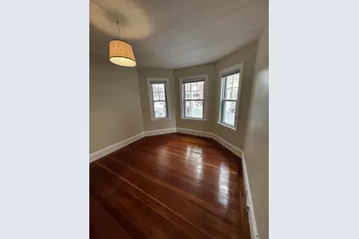 558 Main St #1, Medford, MA 02155 - Photo 2