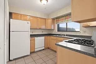 34 Rosewood Dr, Stoughton, MA 02072 - Photo 18