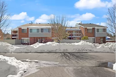 34 Rosewood Dr #34, Stoughton, MA 02072 - Photo 2