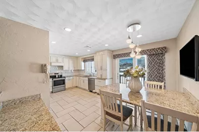 42 Leverett Ave, Revere, MA 02151 - Photo 4