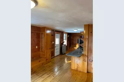 102 Pleasant St, Fitchburg, MA 01420 - Photo 14