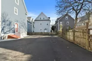 4 Benson St, Boston, MA 02135 - Photo 22