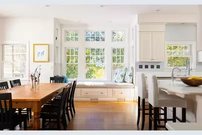 55 Woodlawn Dr, Newton, MA 02467 - Photo 2