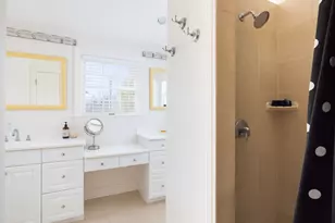 55 Woodlawn Dr, Newton, MA 02467 - Photo 10