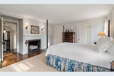 44 Bradford Rd, Wellesley, MA 02481 - Photo 18