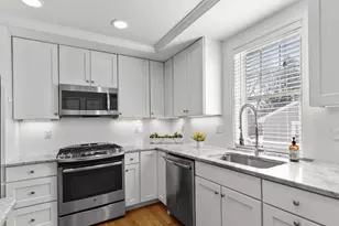 40 Catherine St, Boston, MA 02131 - Photo 12