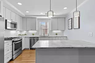 40 Catherine St, Boston, MA 02131 - Photo 8