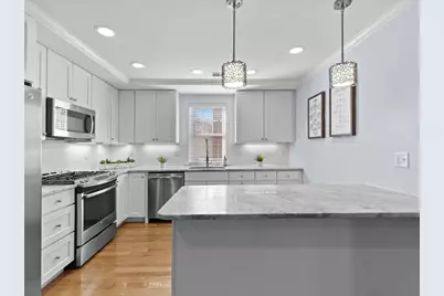 40 Catherine St #2, Boston, MA 02131 - Photo 2