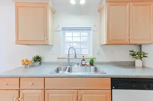 28 Sunset Ln, Plainville, MA 02762 - Photo 2