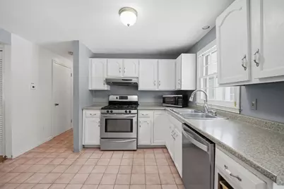 18 Country Ln, Belchertown, MA 01007 - Photo 8