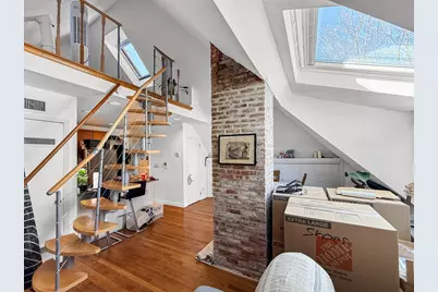 83 Pleasant St #7, Marblehead, MA 01945 - Photo 2