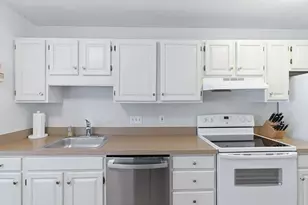 4 Waterfall Ln, Milford, MA 01757 - Photo 10