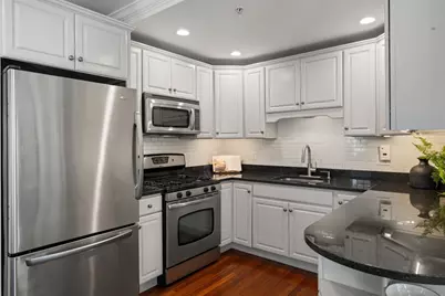 39 Oak St #39B, Somerville, MA 02143 - Photo 4