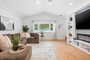 128 Clinton St, Hopkinton, MA 01748 - Photo 6