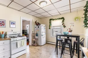 8 Craigie St, Somerville, MA 02143 - Photo 2