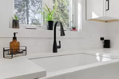 5 Bancroft St, Westfield, MA 01085 - Photo 12