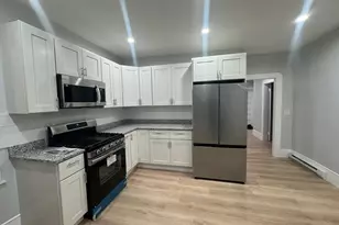 16 Ashton St, Worcester, MA 01605 - Photo 2