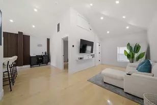 263 Princeton St, Boston, MA 02128 - Photo 10