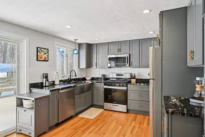 265 Manning St, Hudson, MA 01749 - Photo 4