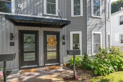 10 Wakefield Ave #B, Wakefield, MA 01880 - Photo 2