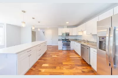 4 Rowe Ct #4, Boston, MA 02131 - Photo 6