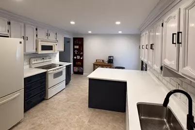 4 Linda Ln, Franklin, MA 02038 - Photo 4