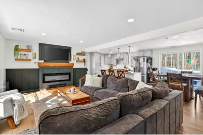 370 W Townsend Rd, Lunenburg, MA 01462 - Photo 2