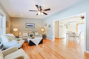 8 Wallis St, Douglas, MA 01516 - Photo 4