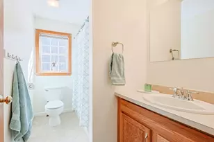 8 Wallis St, Douglas, MA 01516 - Photo 16