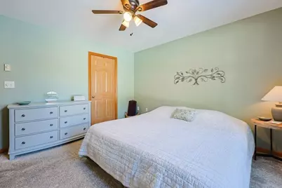 8 Wallis St, Douglas, MA 01516 - Photo 22