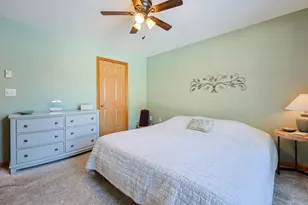 8 Wallis St, Douglas, MA 01516 - Photo 22